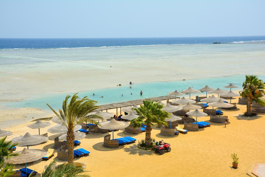 Blue Reef Red Sea Resort Marsa Alam Buitenkant foto