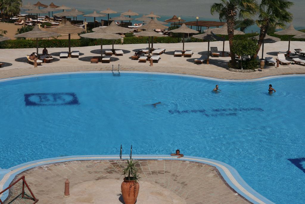 Blue Reef Red Sea Resort Marsa Alam Buitenkant foto